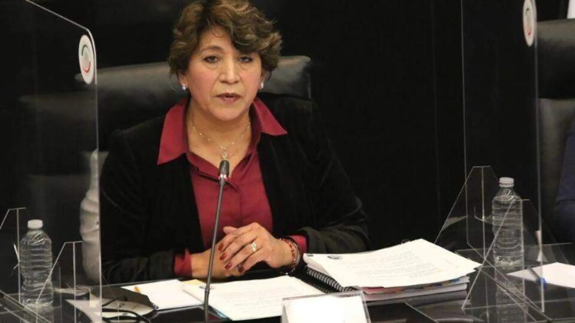 delfina Gómez se defiende ante senadores